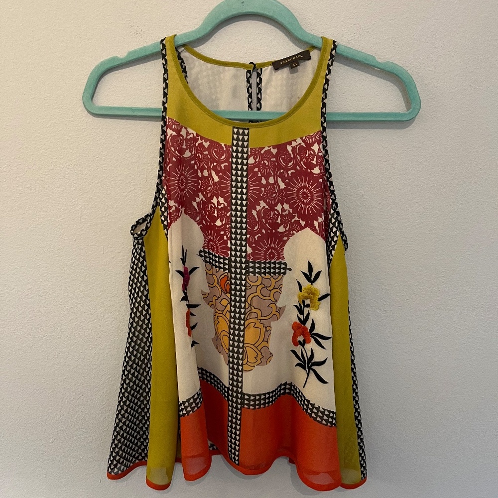 Beautiful Anthropologie sleeveless swing top XS like new